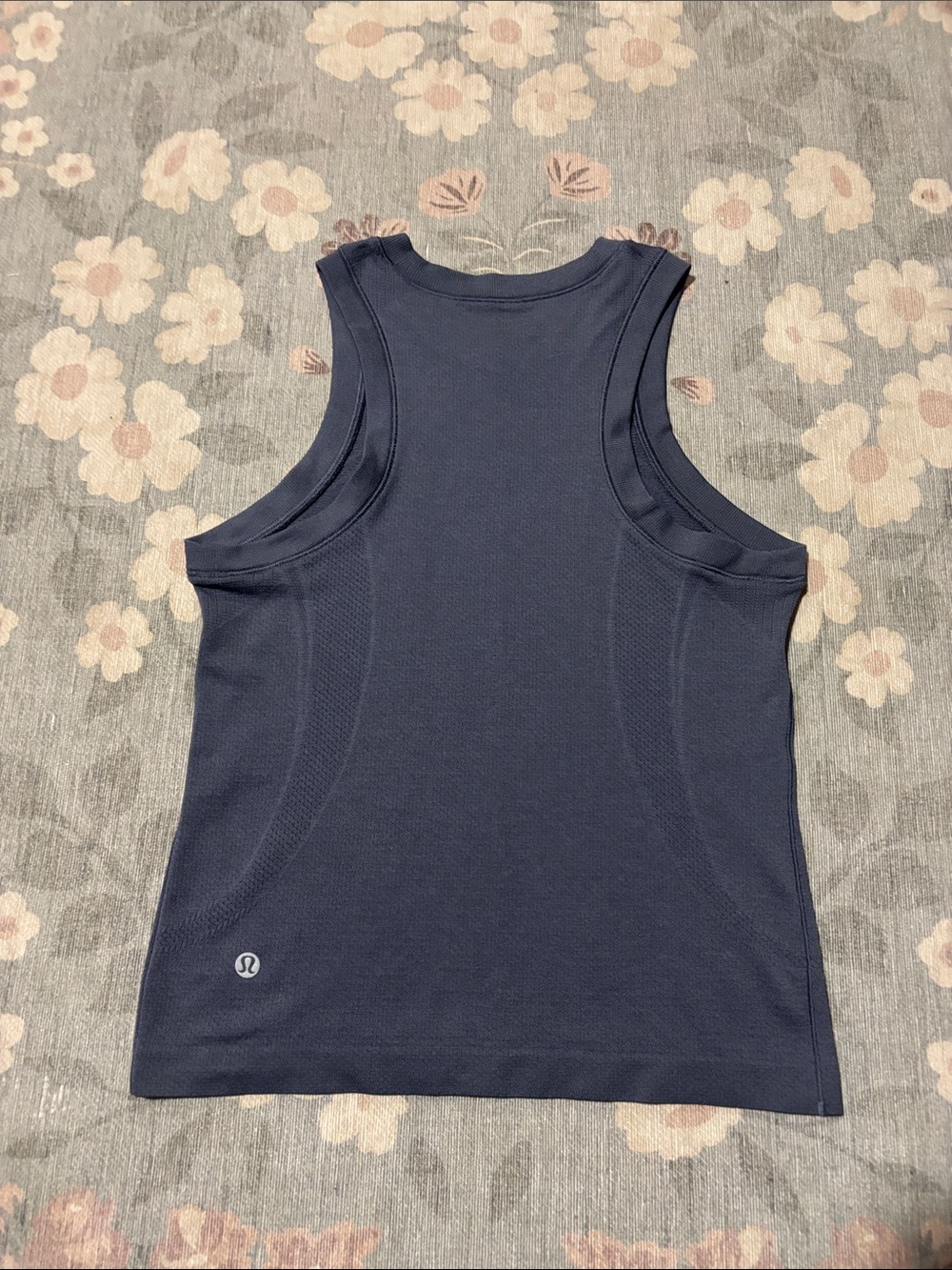 lululemon swiftly tank top in color dusty diamond-size 6